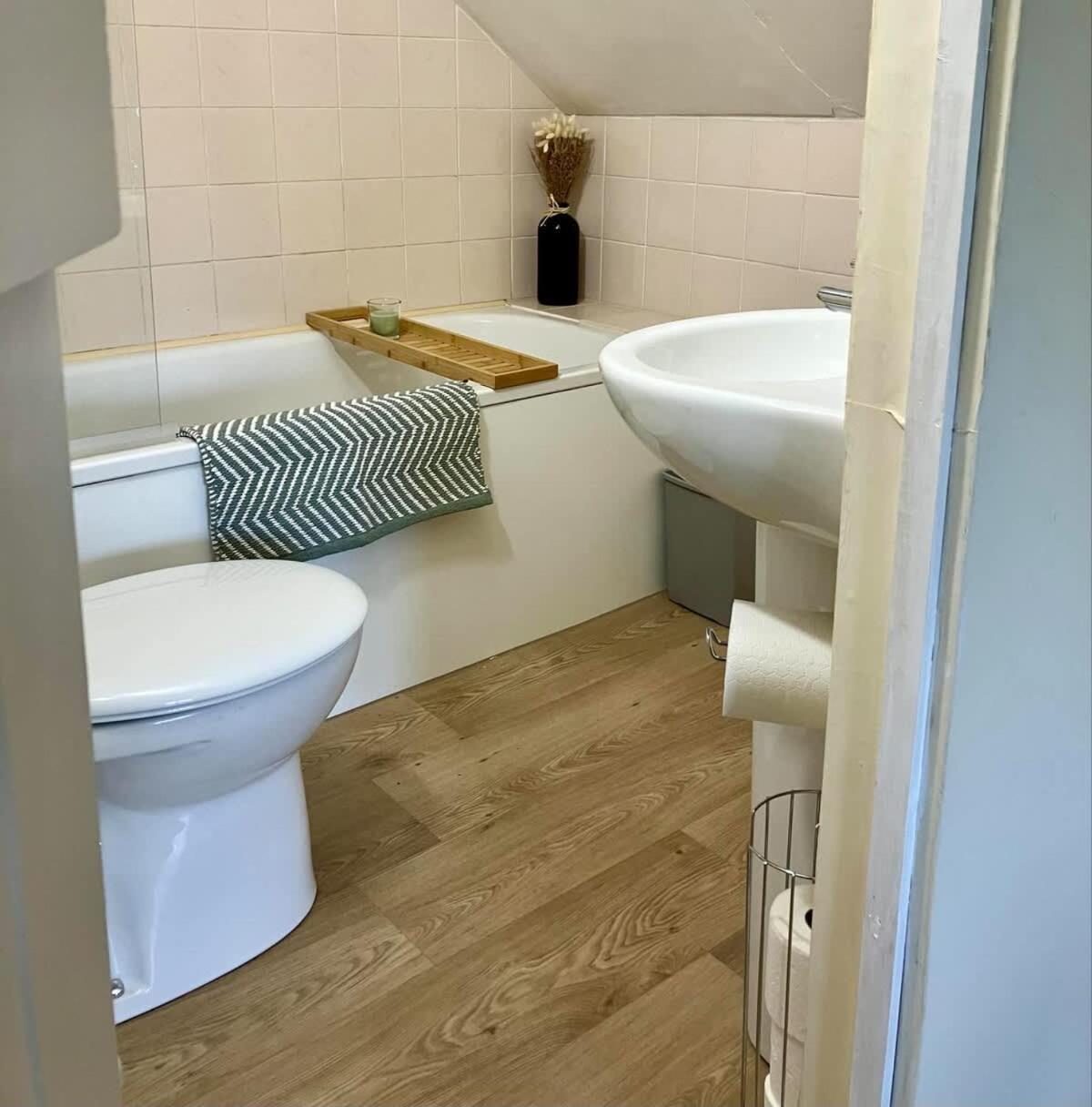 Farmhouse Apartment Saint Ishmaels  Экстерьер фото